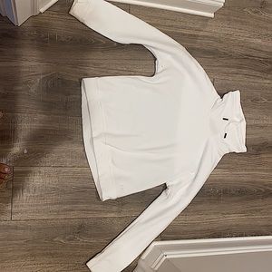 Underaurmer turtle neck sweater.Soft on the skin.